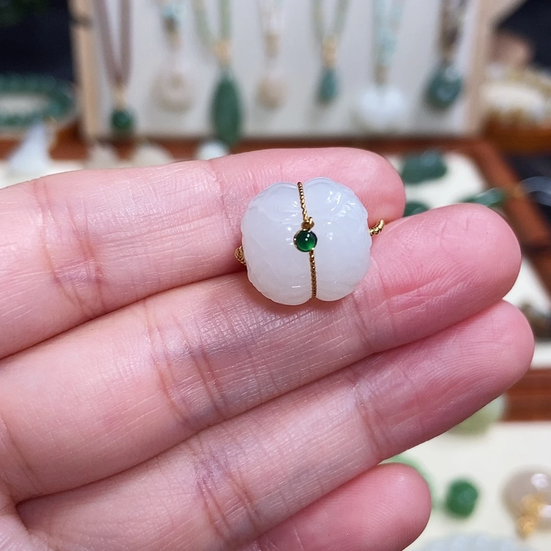 吊坠(赠链)18K金镶嵌和田玉