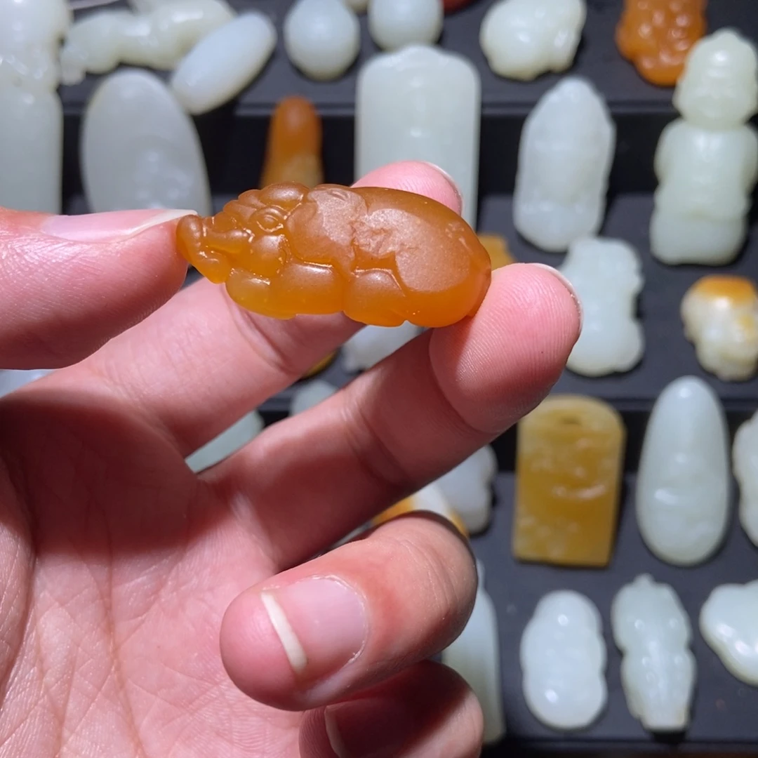 无***名和田玉未镶嵌颈饰
