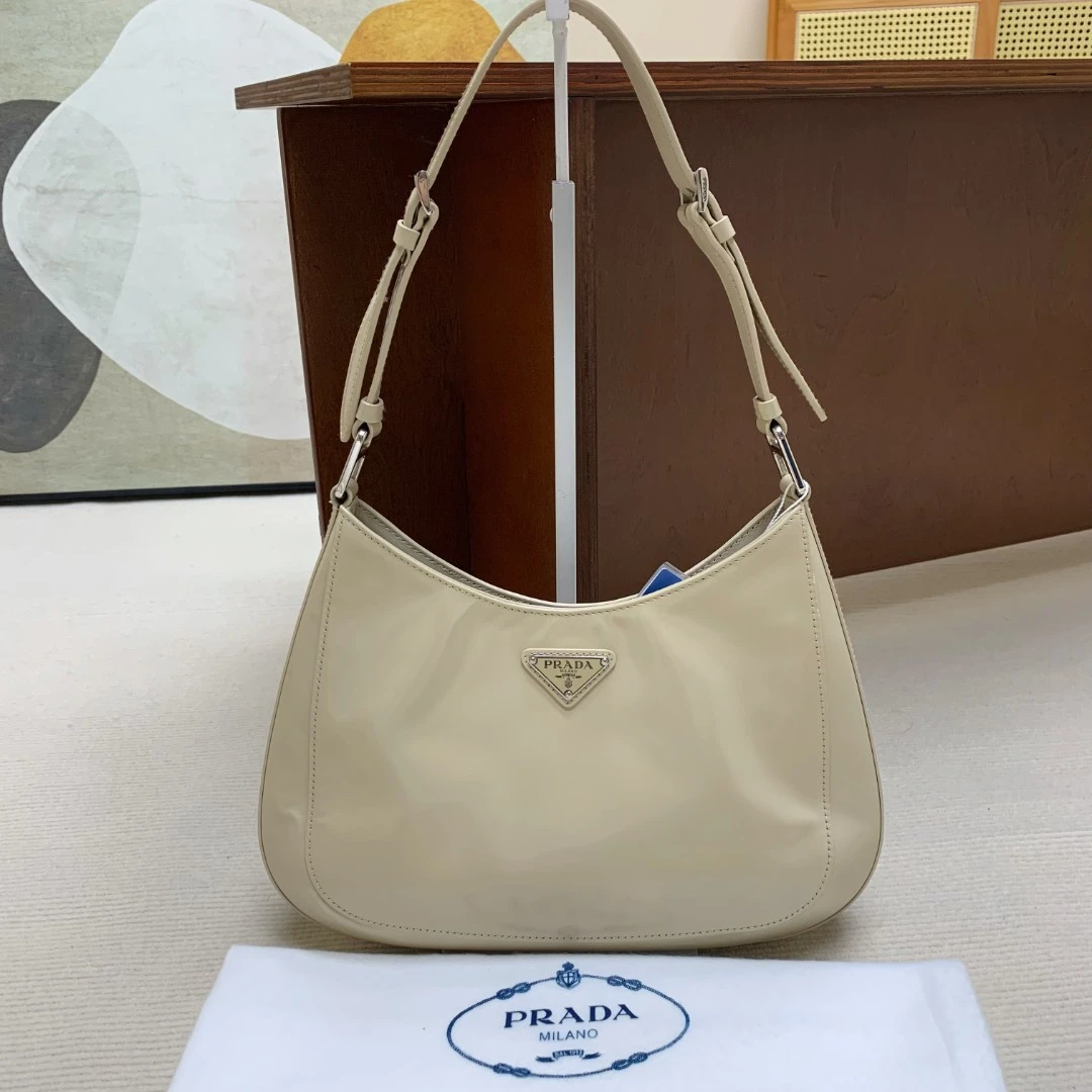 95新 Prada/普拉达 【98新】prada 23新款cleo中号腋下包-1569