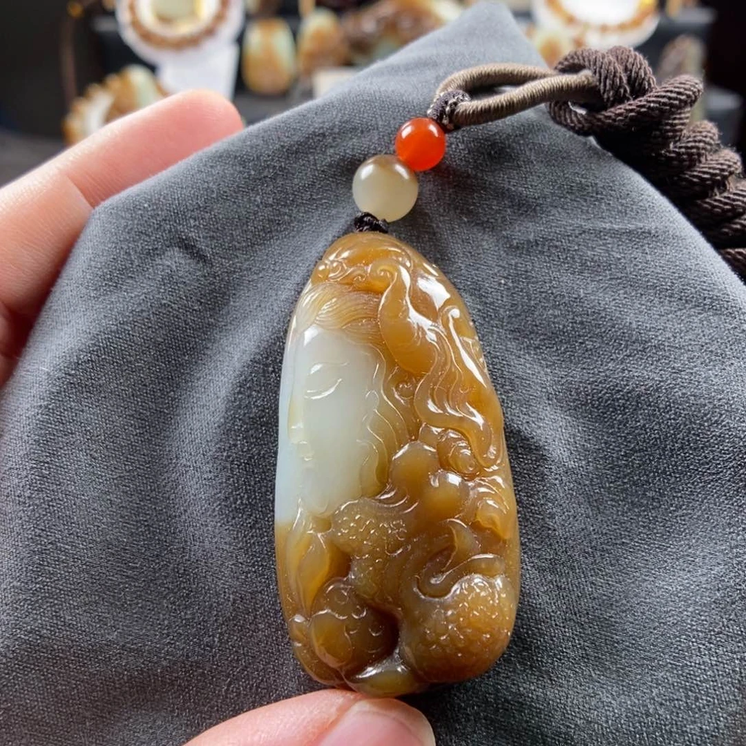 和田玉（糖玉）未镶嵌颈饰