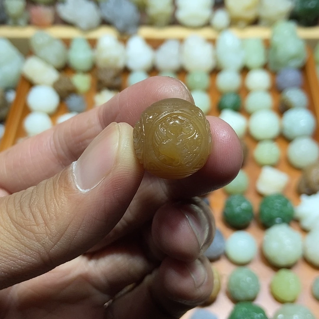 和田玉未镶嵌颈饰定制