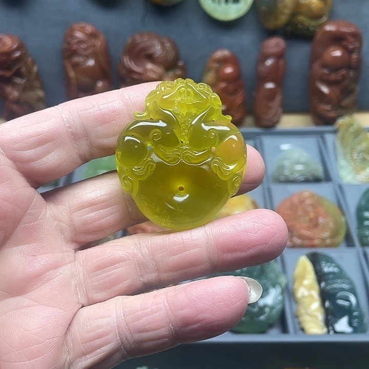 蛇纹石玉未镶嵌挂件