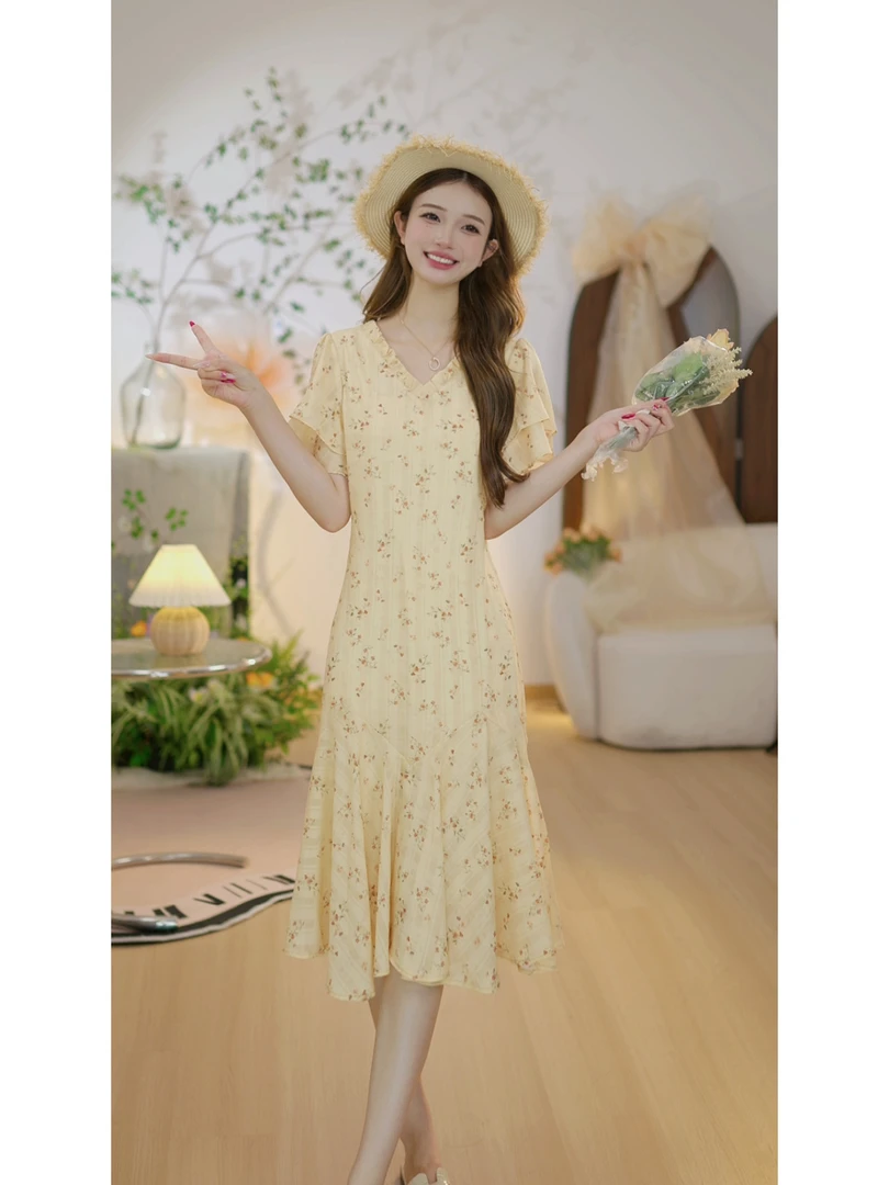 【洋甘菊U长款】V领木耳边落日温柔风连衣裙宽松显瘦碎花中长裙