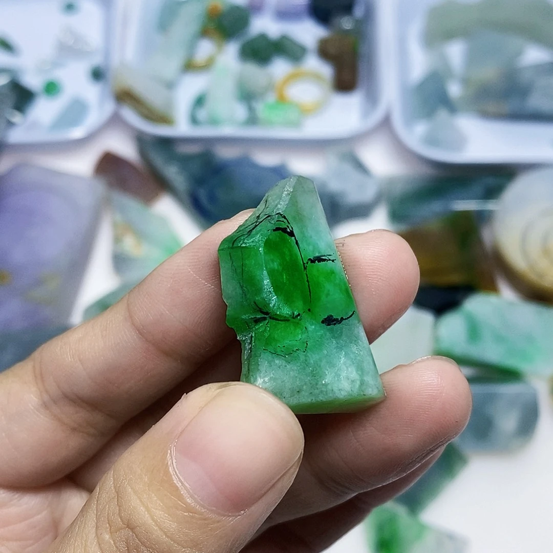 逐***尘定制翡翠未镶嵌切料打磨，包工料戒面一个