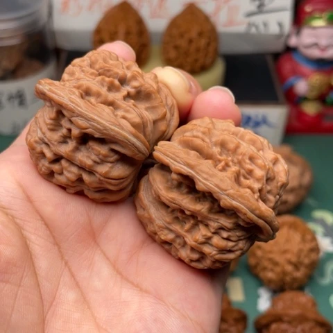 【闪购商品】文玩核桃把件村****仔42全品楼