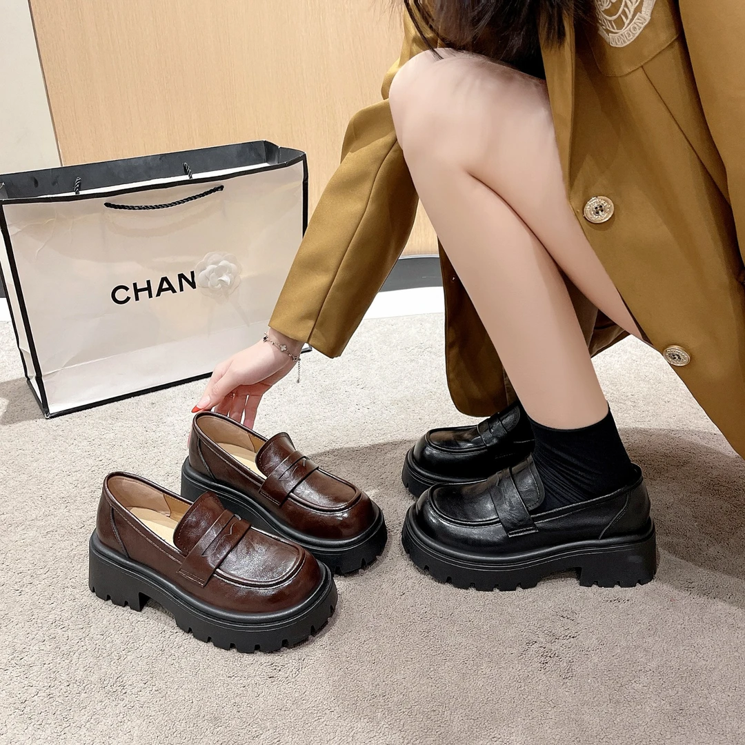 暮秋秋复古小皮鞋女春季2025新款英伦风松糕百搭厚底乐福鞋单鞋女