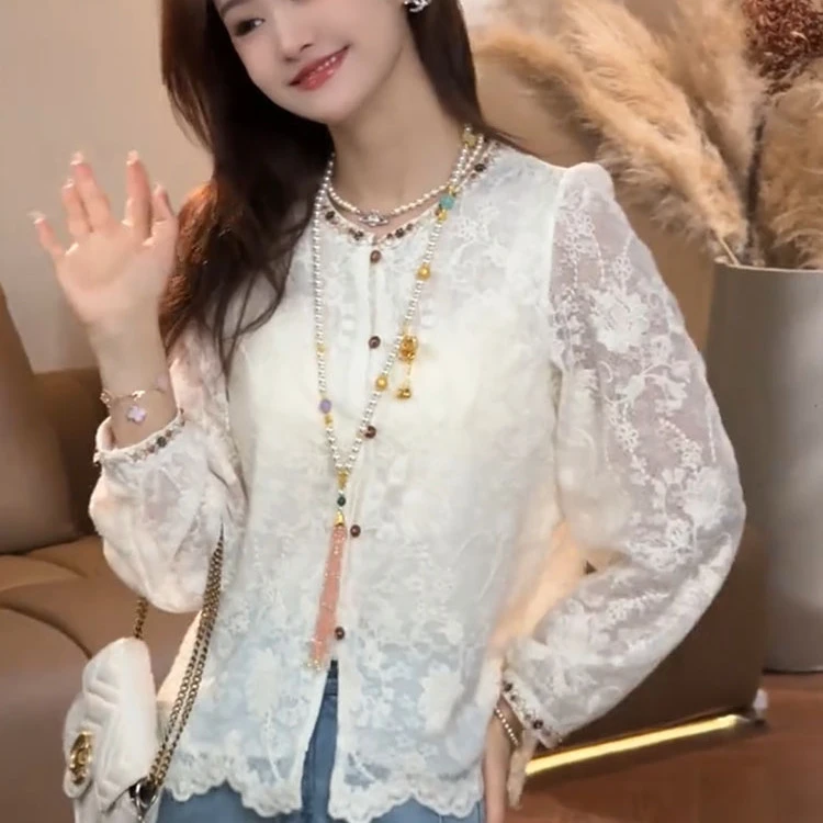 2025新款早春法式镂空蕾丝设计感上衣女磨毛打底衫时尚百搭衬衫女