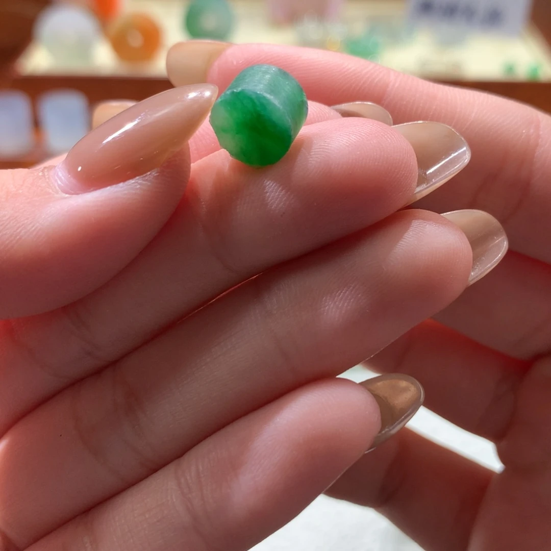 未镶嵌定制翡翠赵***到有纹