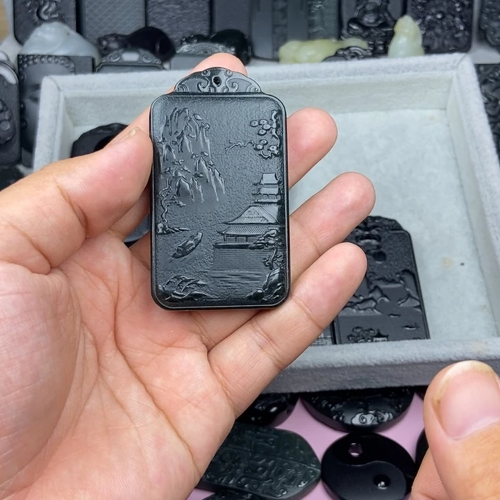 颈饰未镶嵌和田玉