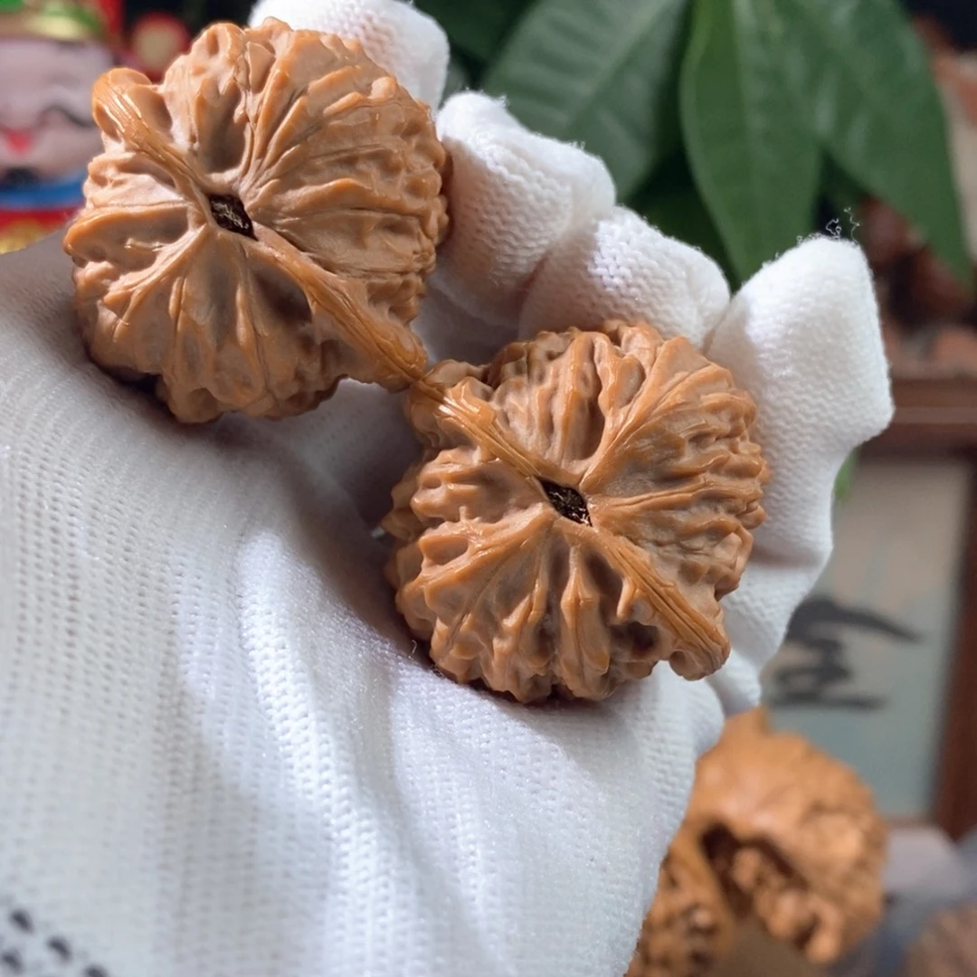 文玩核桃吊坠Z*金牛