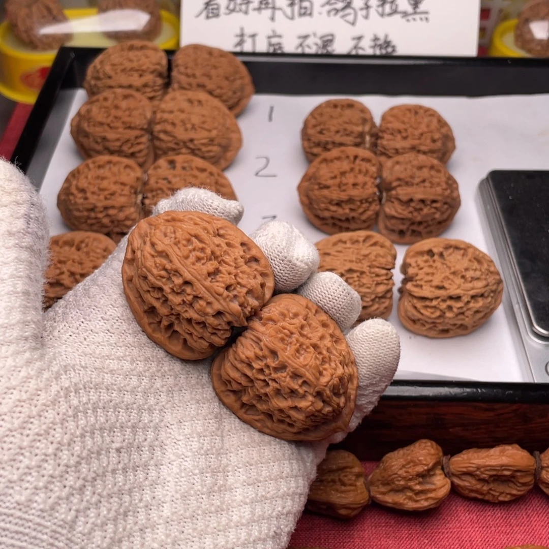 文玩核桃把件正****者38高三角南疆石