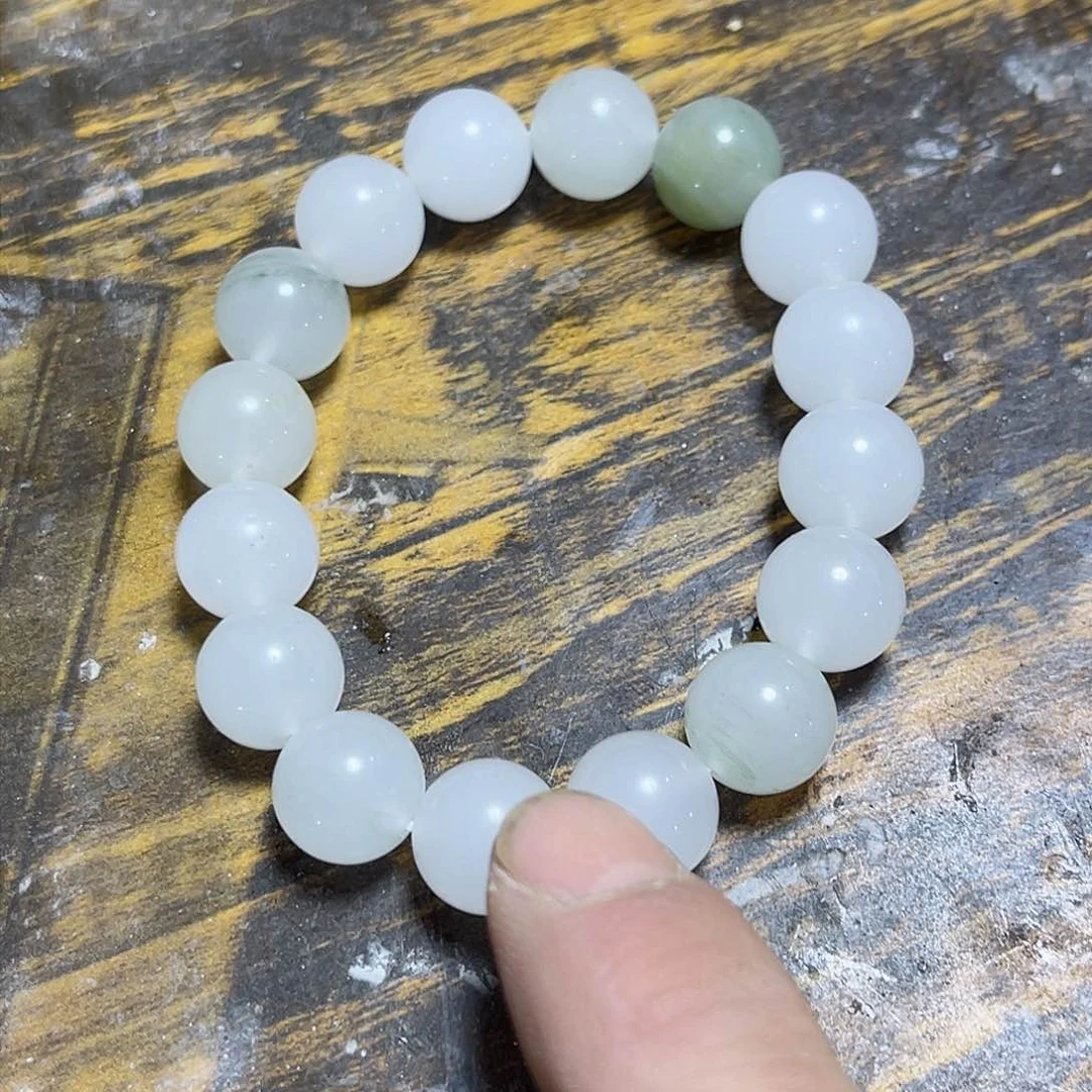石英质玉颈饰未镶嵌