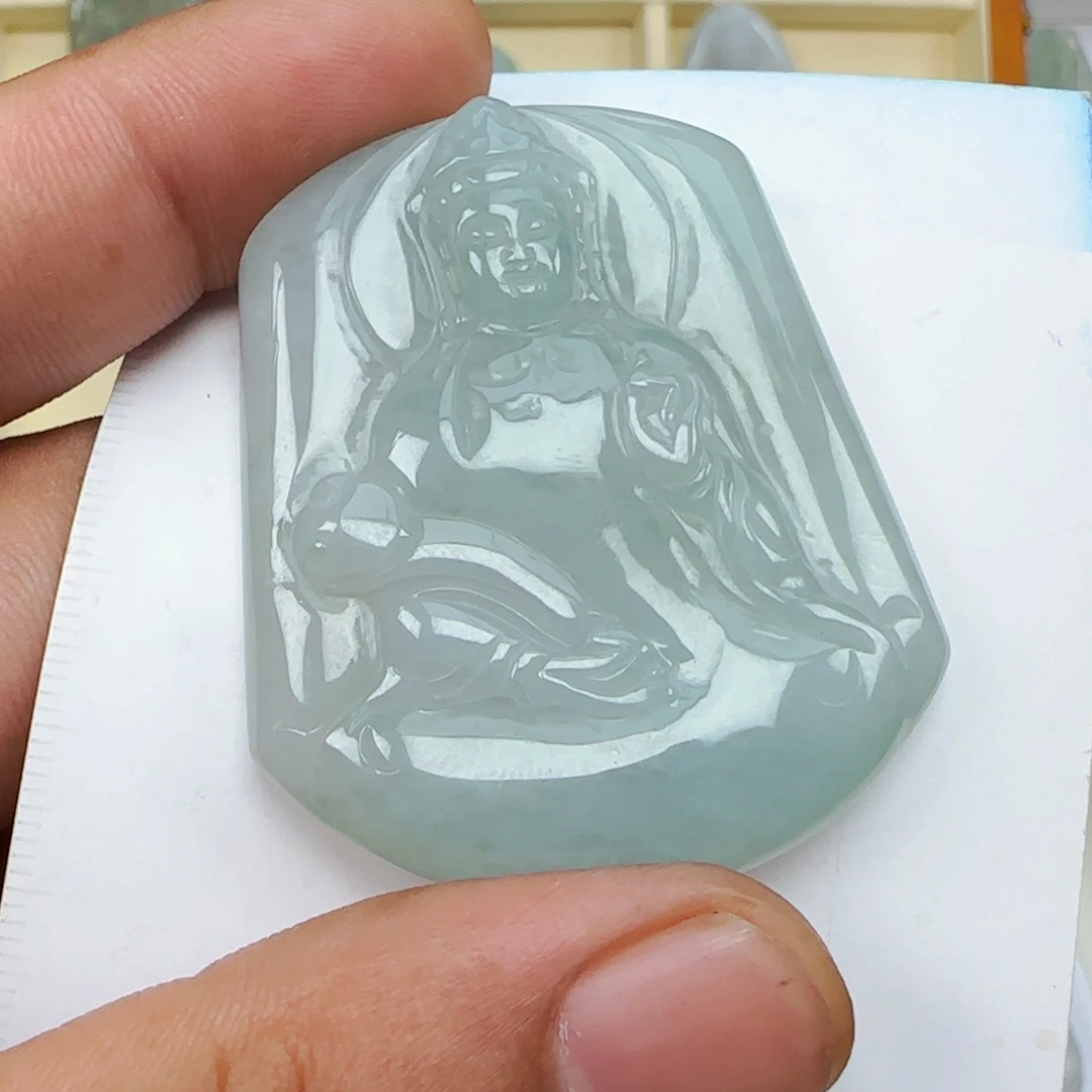 翡翠未镶嵌颈饰，