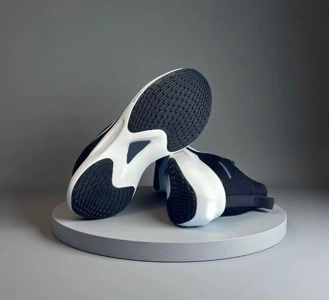 碳板品牌运动鞋登月跑鞋软底防滑