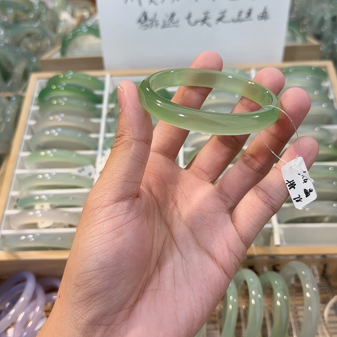 玛瑙/玉髓未镶嵌手镯圈口60.4