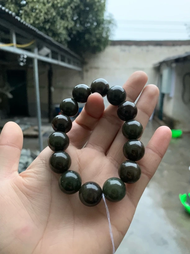 A216纯天然新疆金山糖和田玉卡16