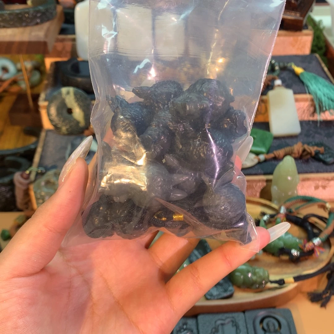 和田玉（糖玉）未镶嵌挂件