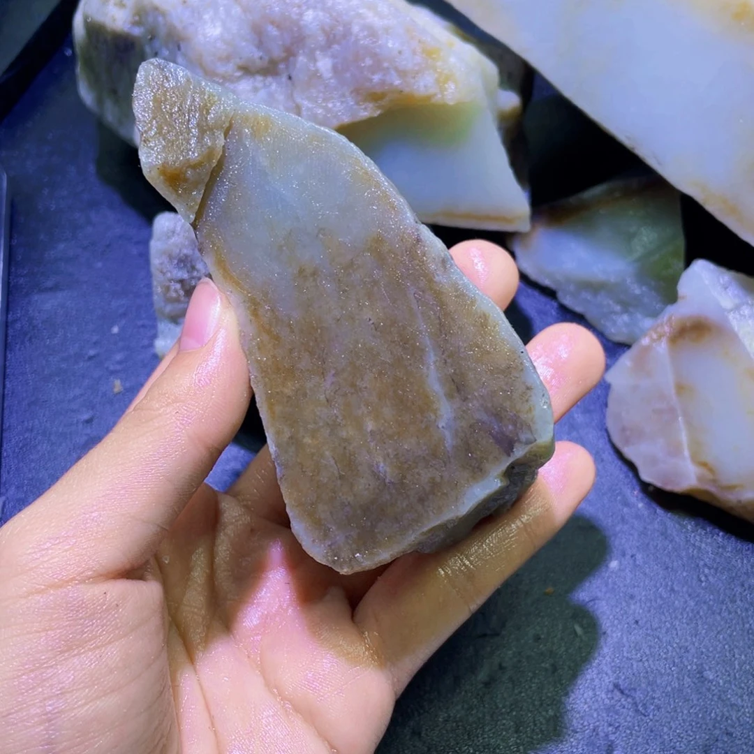 和田玉未镶嵌珠宝半成品