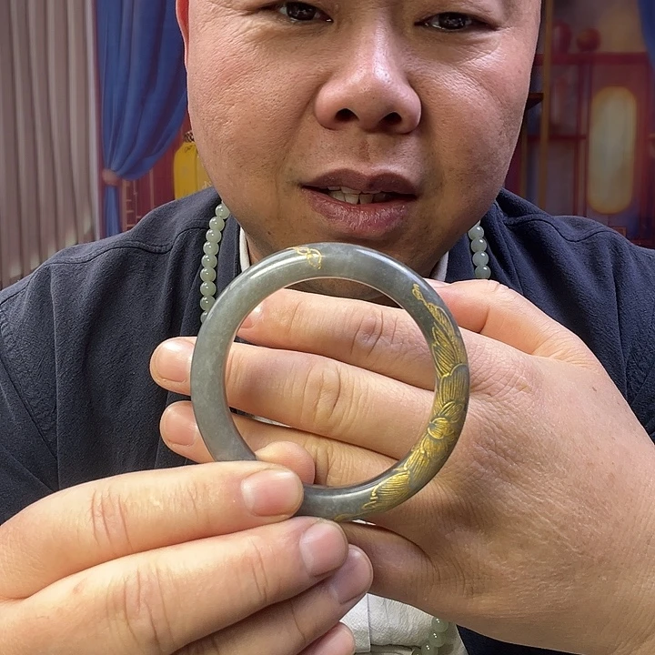 和田玉未镶嵌手镯（圆镯）烟紫描金花