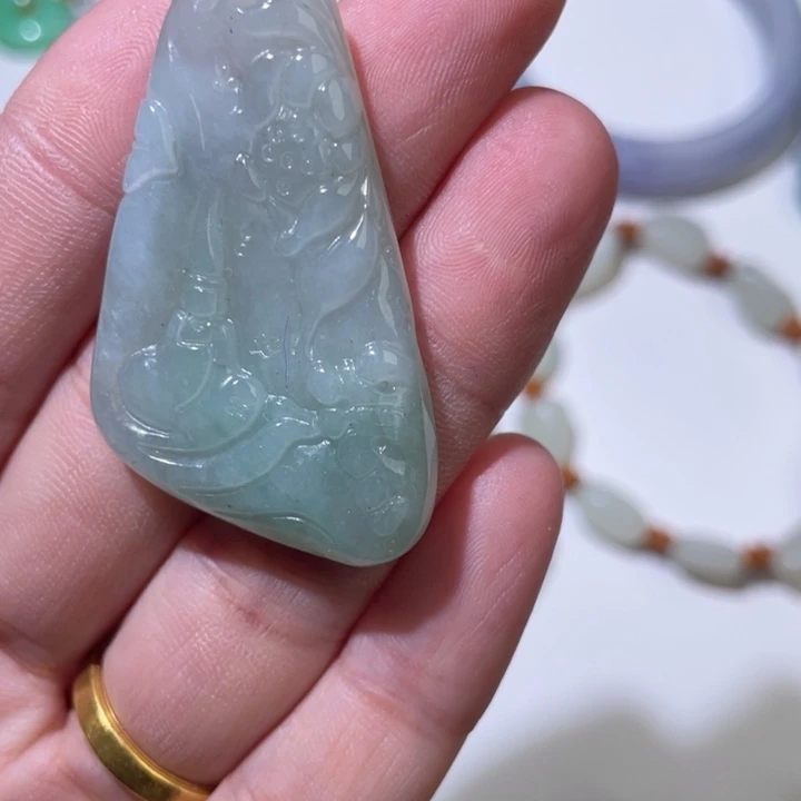 翡翠未镶嵌颈饰翡翠