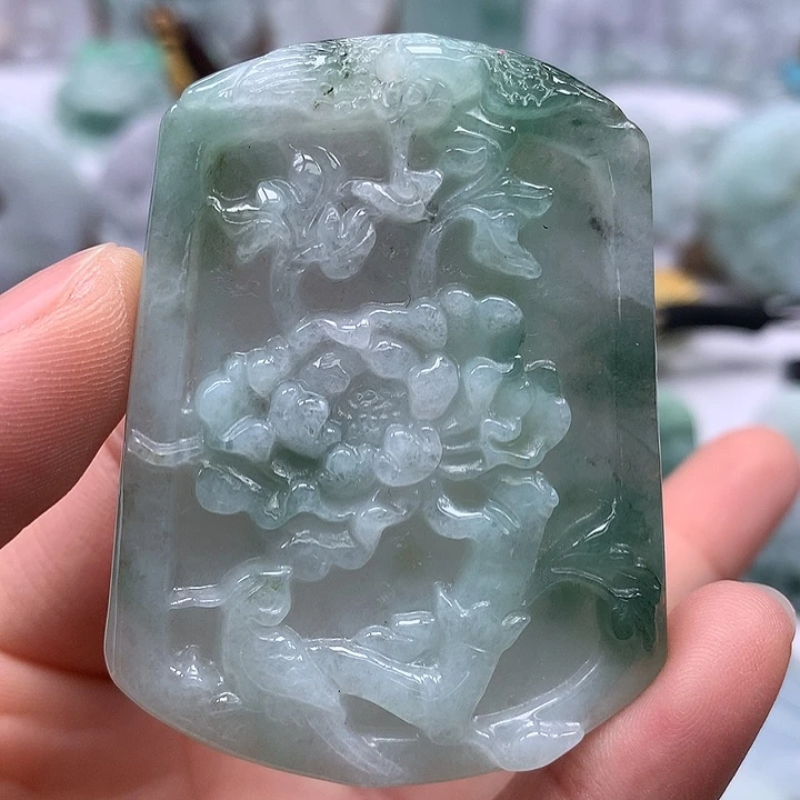 翡翠未镶嵌颈饰花开富贵多彩颜色福利