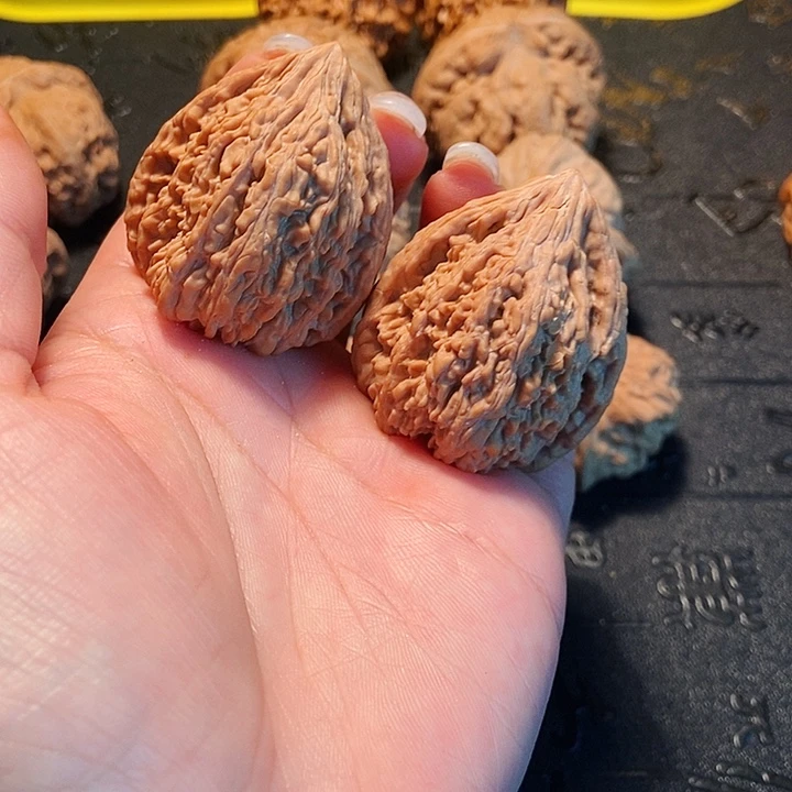 文玩核桃吊坠炸*塔尖核桃