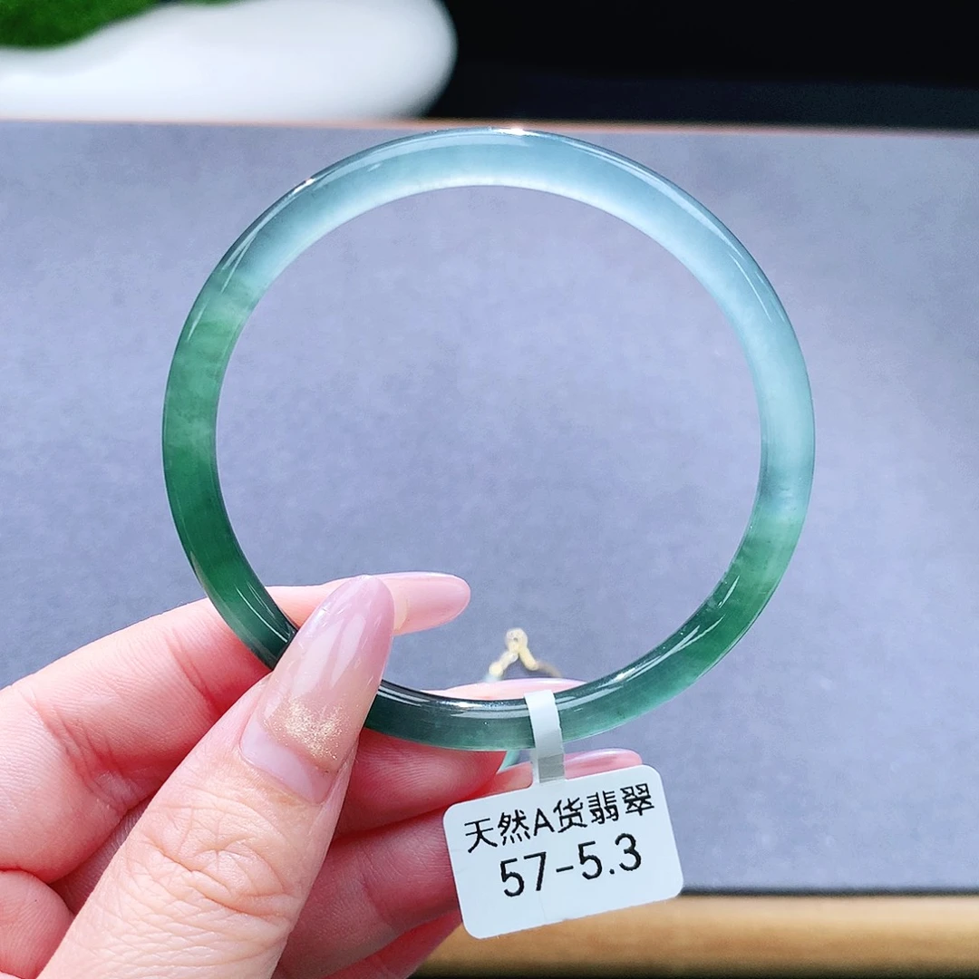 未镶嵌手镯（圆镯）翡翠