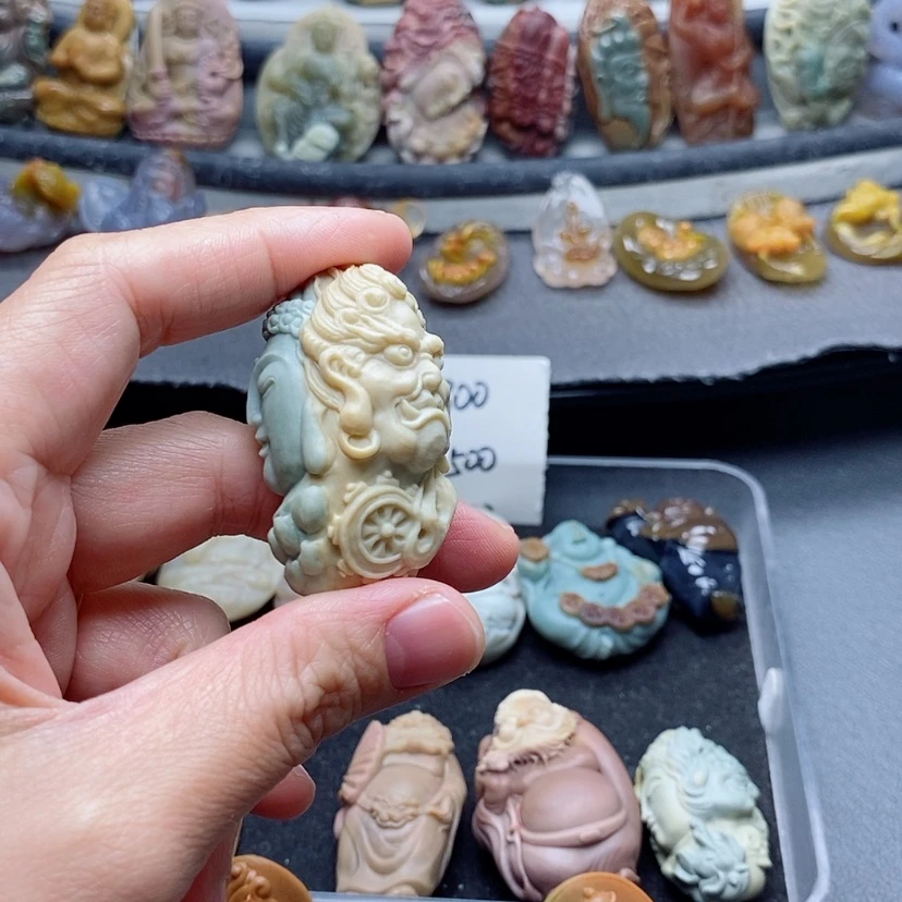 【闪购商品】定制石英质玉吊坠未镶嵌