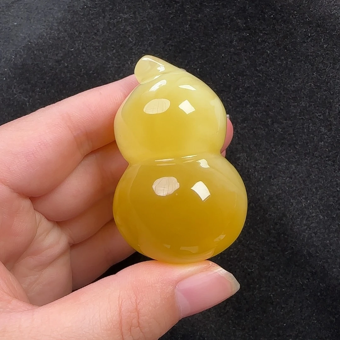 蜜蜡未镶嵌珠宝奇石
