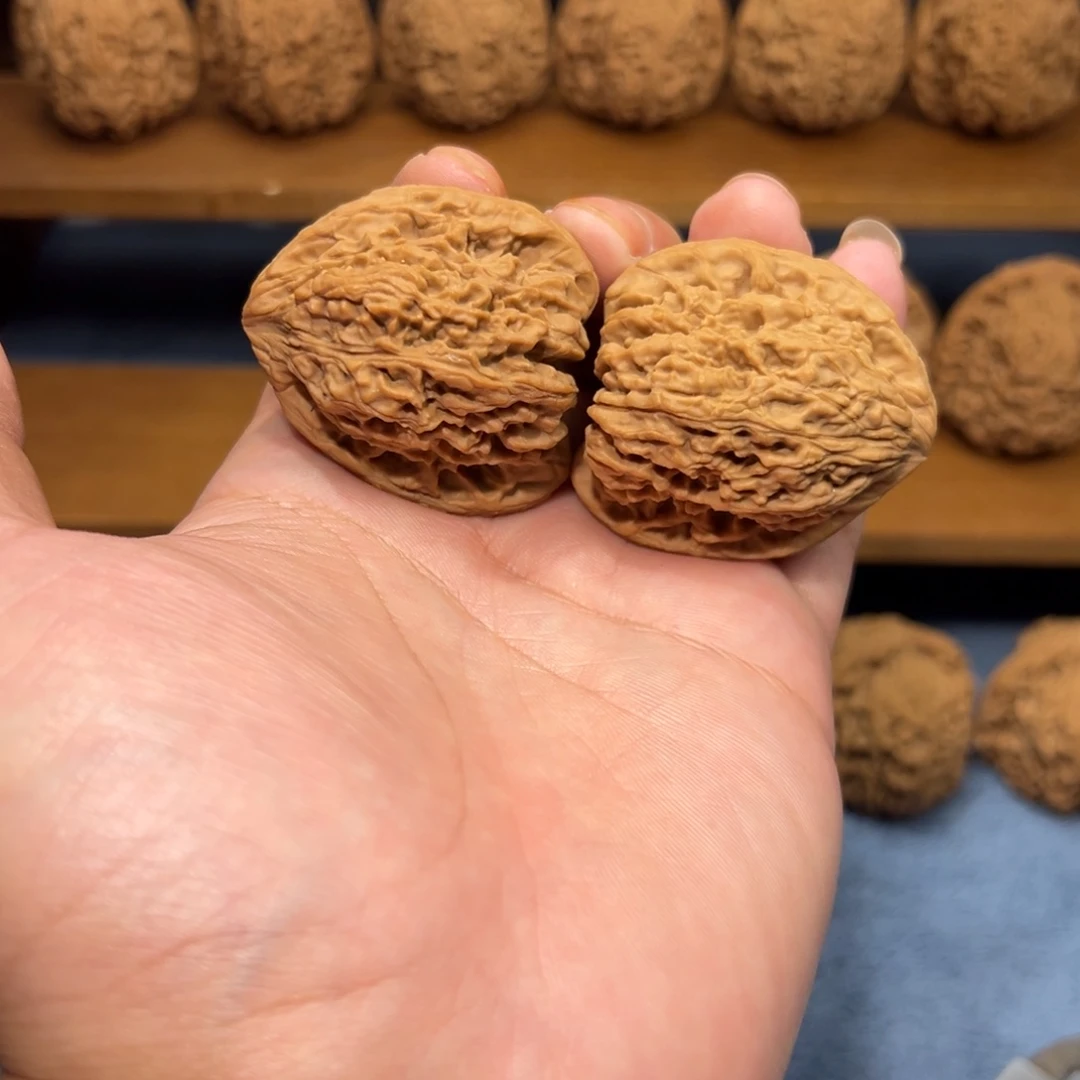 把件文玩核桃40-43高炮凹底南疆石