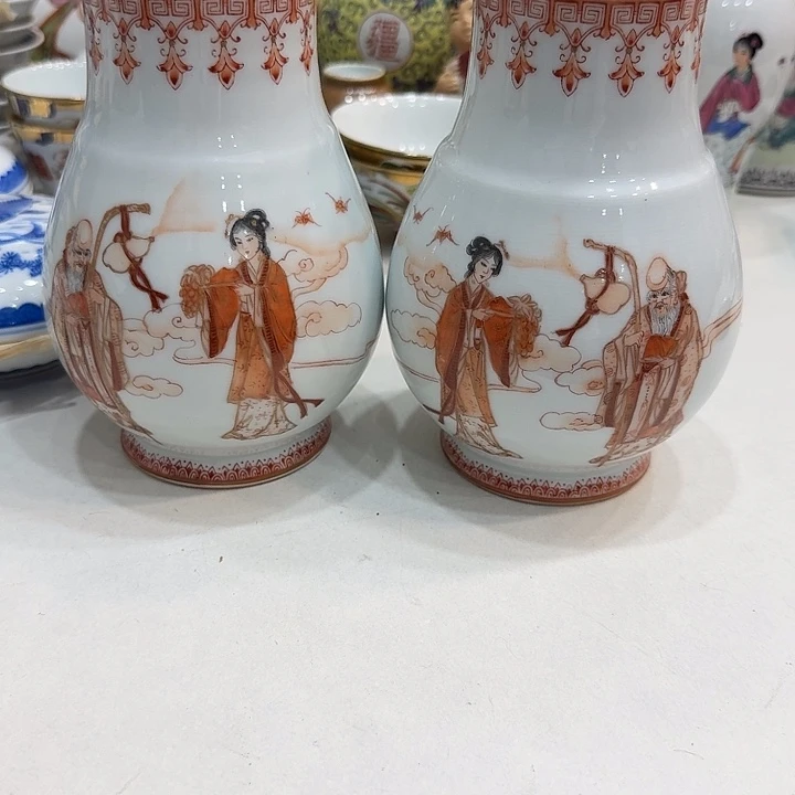 景德镇凡红人物花尊