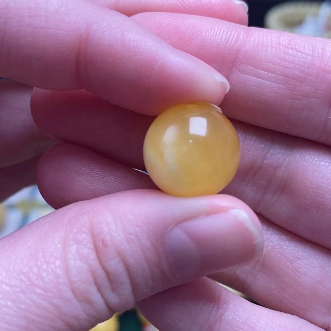 风***旧蜜蜡未镶嵌珠宝奇石