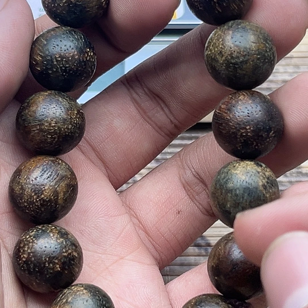 沉香沉香碎屑莺歌绿