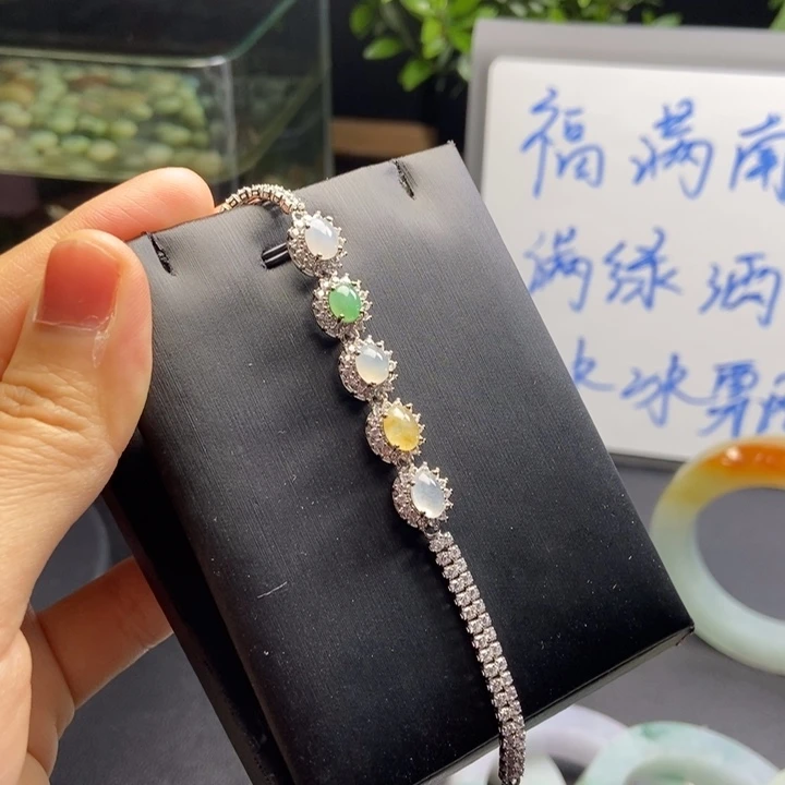 翡翠手链未镶嵌?翡翠