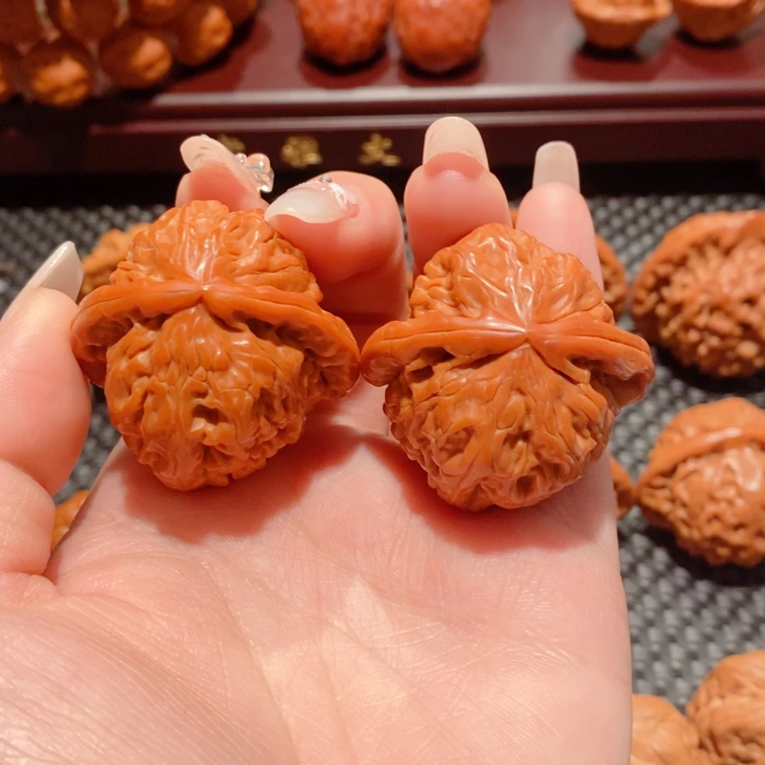 文玩核桃把件白狮子