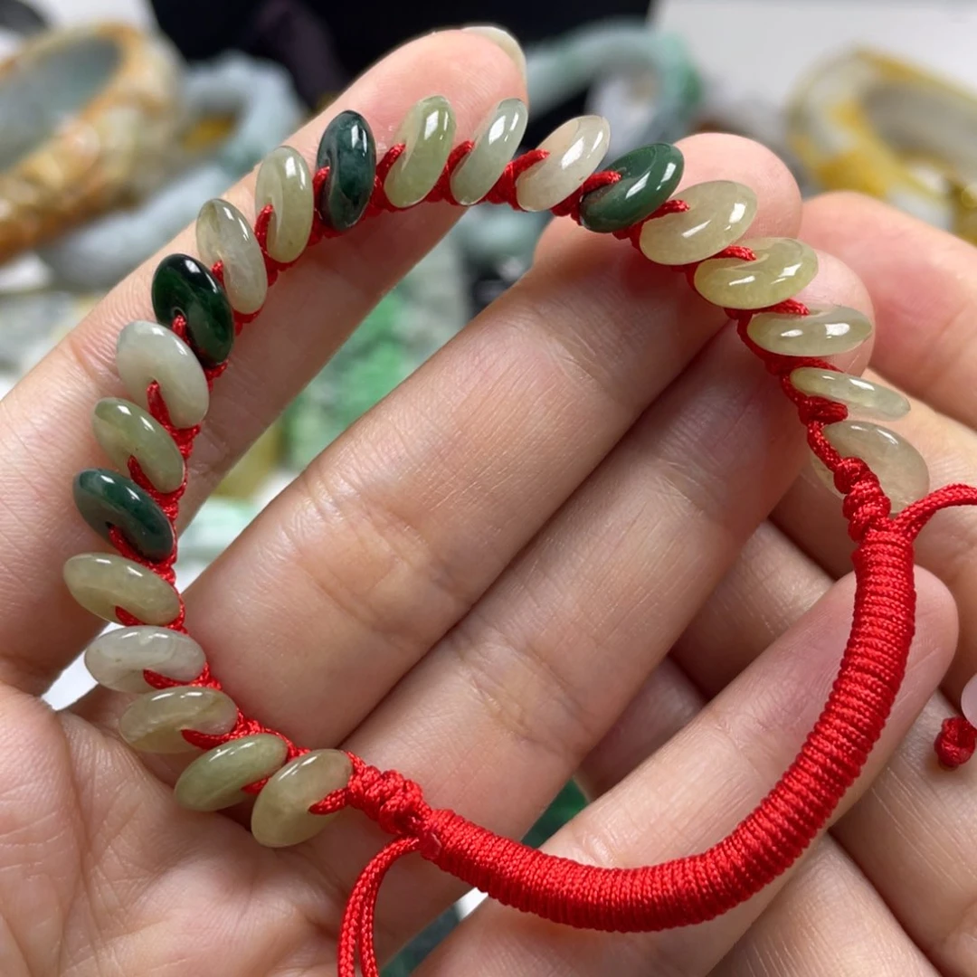 翡翠未镶嵌颈饰牌子
