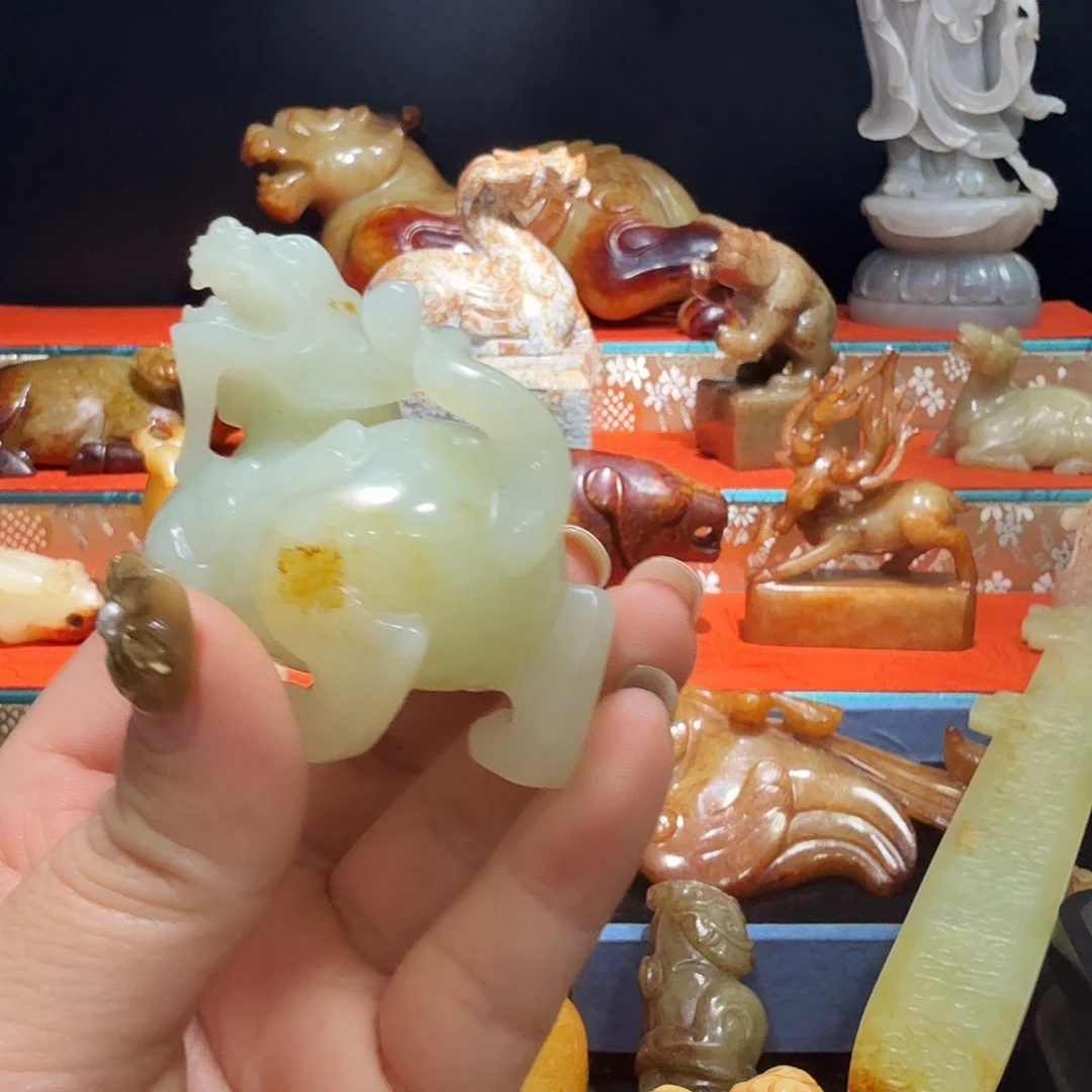 李***庆和田玉（糖玉）未镶嵌把件