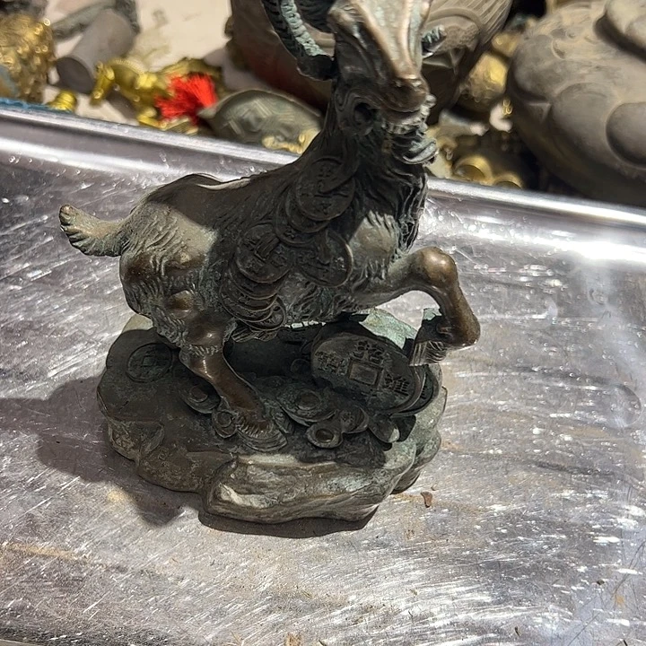 李*奇微瑕疵黄铜摆件工艺品