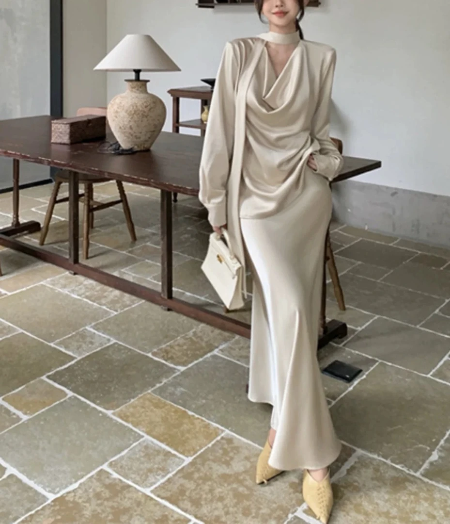 【大脸】气质仿缎面荡领上衣春季高腰直筒半身裙两件套（9295）