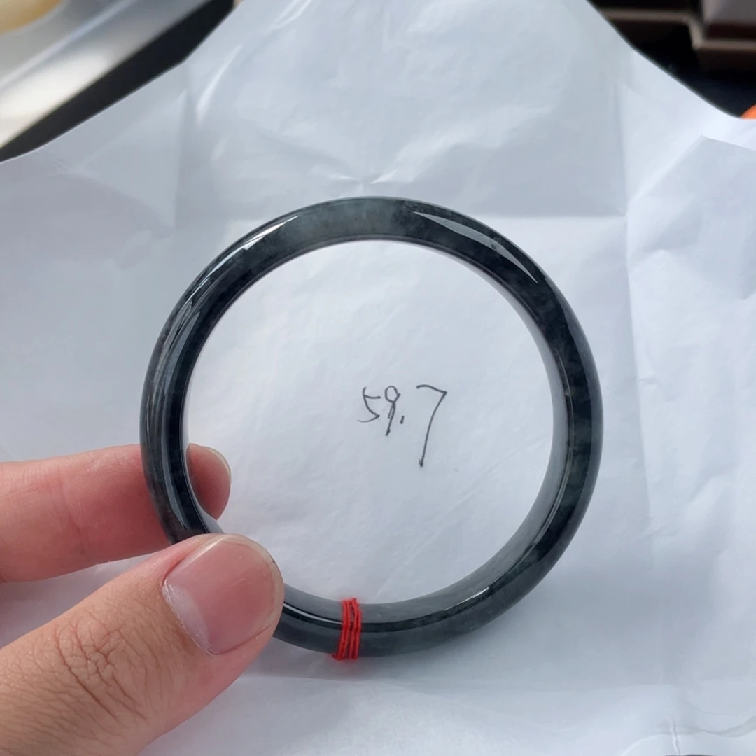 翡翠手镯未镶嵌59.7正圈 有纹裂