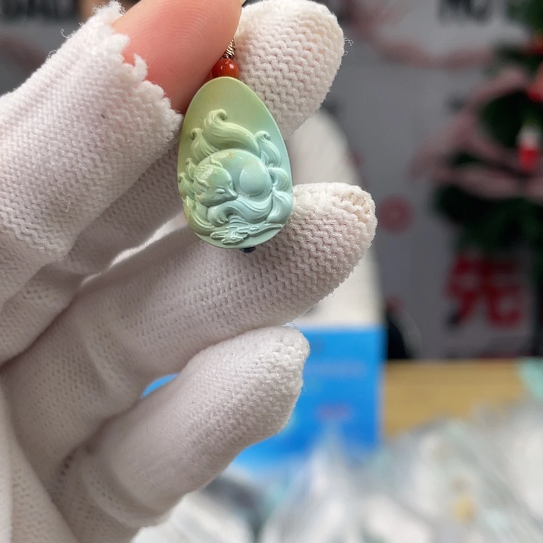 绿松石未镶嵌挂件