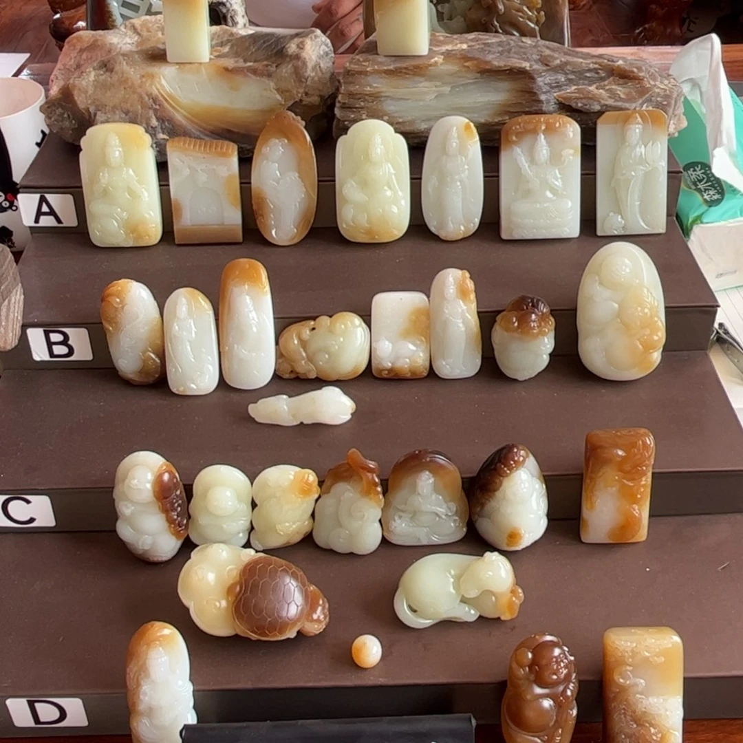 和田玉未镶嵌颈饰糖***」