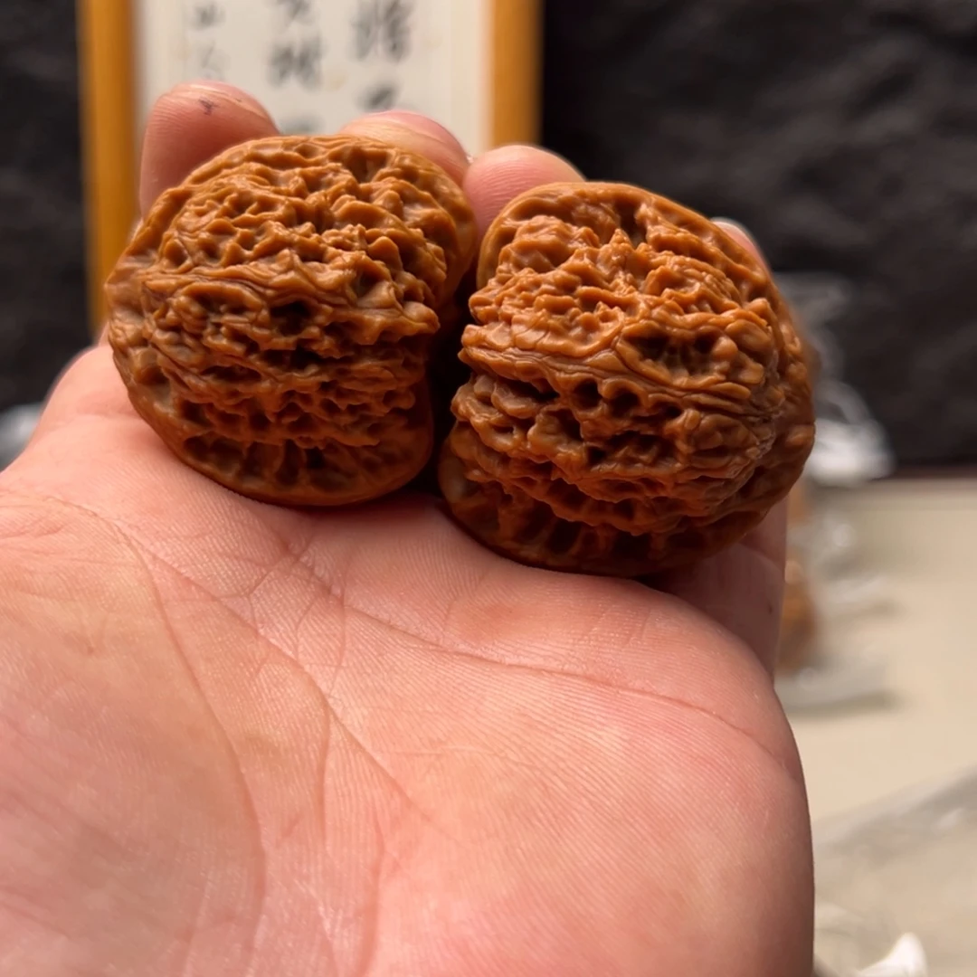 与***关文玩核桃把件南疆41.5色差