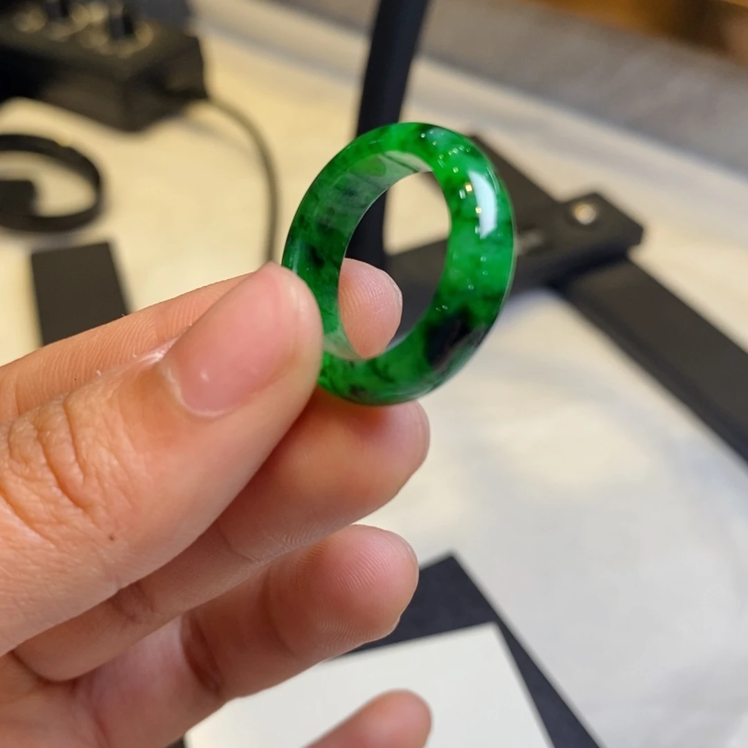 翡翠戒圈未镶嵌裸石戒圈