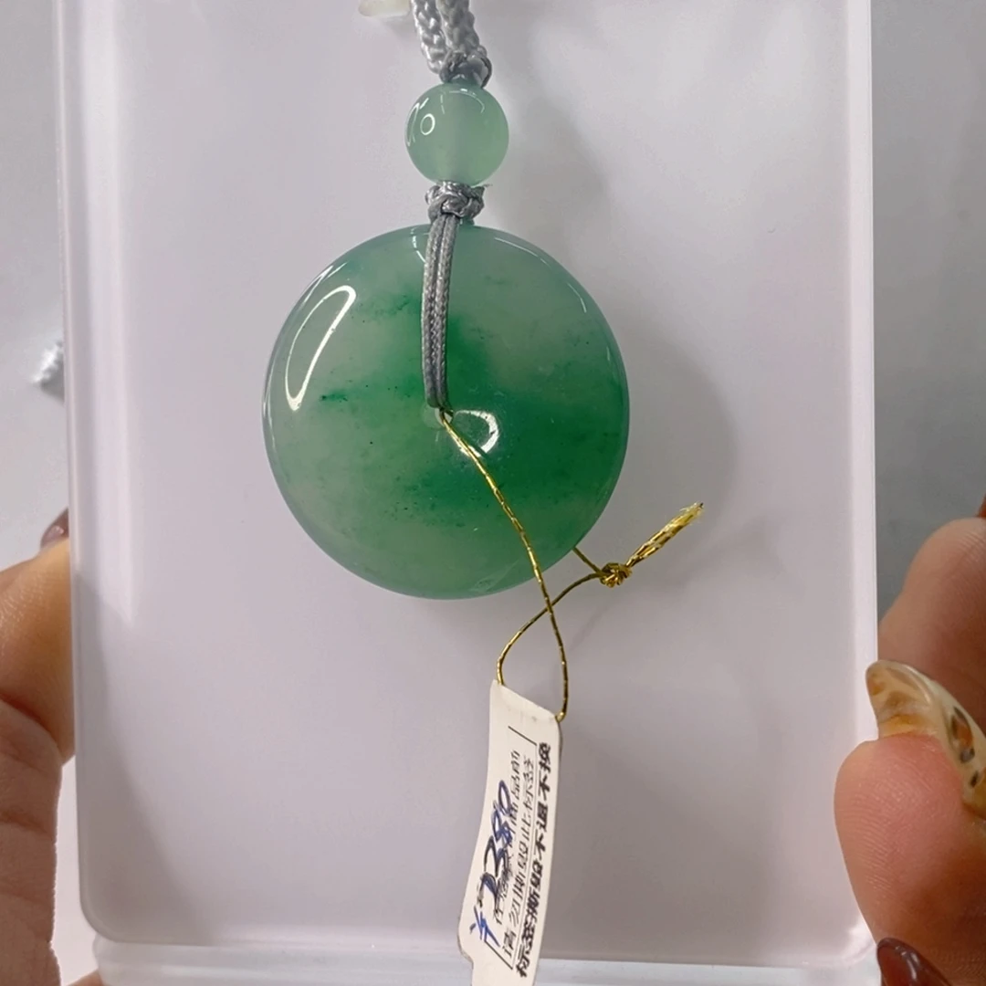 石英质玉未镶嵌颈饰