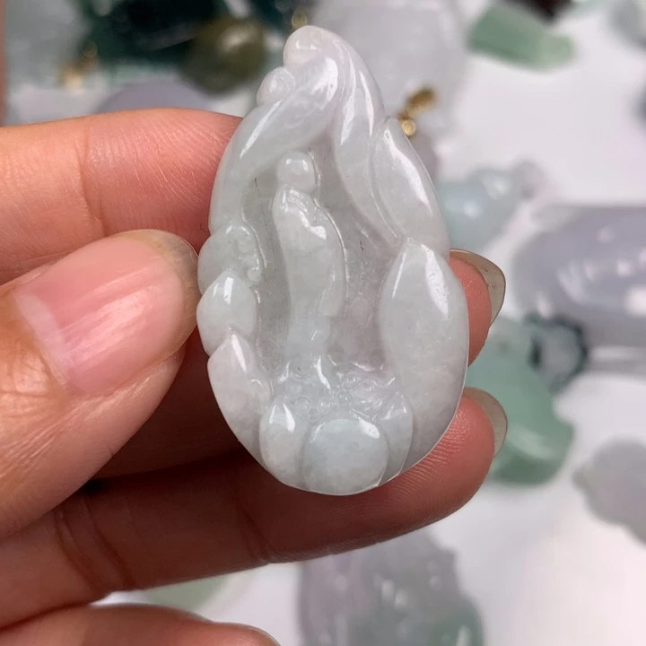 翡翠未镶嵌颈饰翡翠