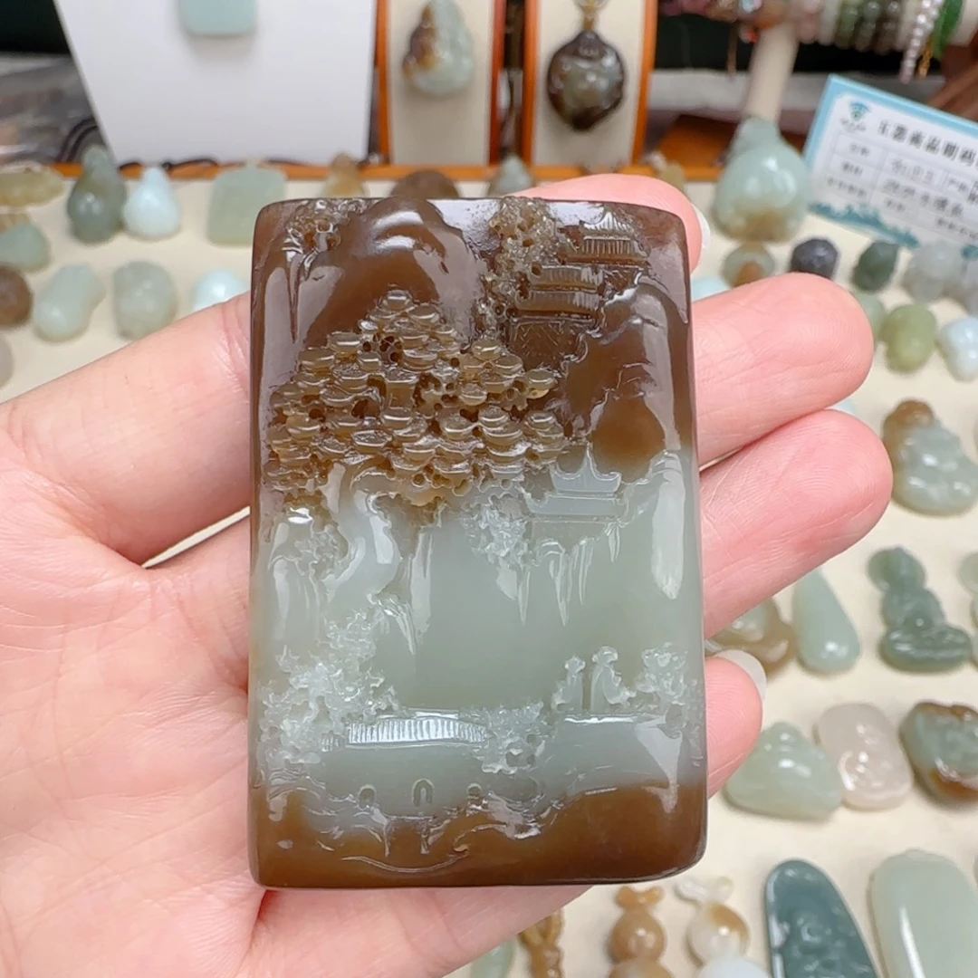 咔***噜和田玉未镶嵌颈饰