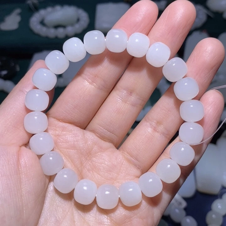 和田玉颈饰未镶嵌老型卡10mm