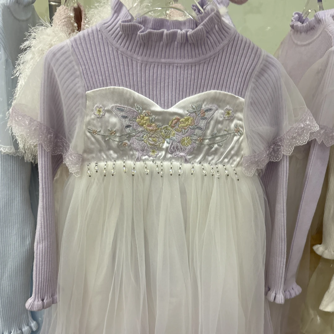 紫气东来的公主裙女童