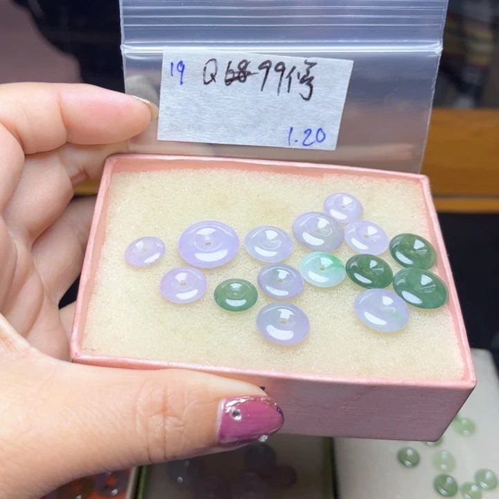 定制翡翠未镶嵌停不